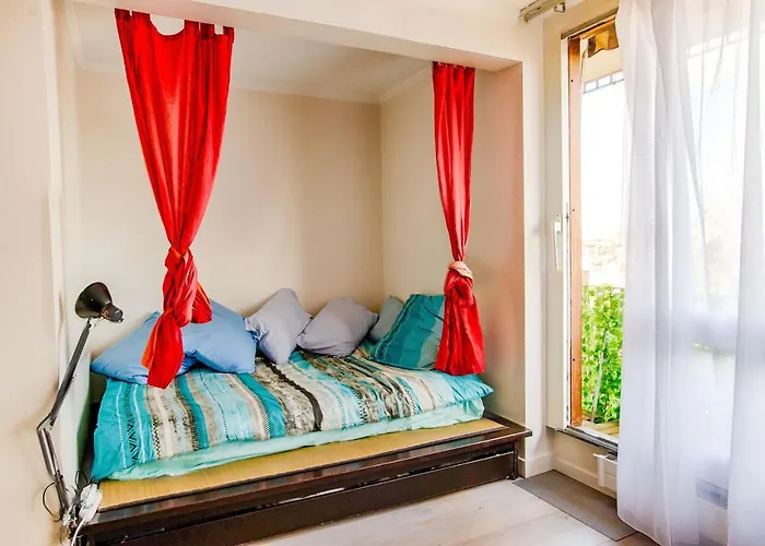 Charming Studio With Balcony